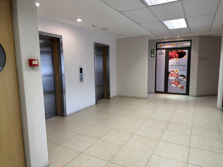 To Let commercial Property for Rent in Sea Point Western Cape